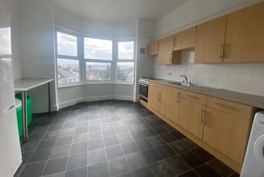 6 bed house, Lipson Road, Lipson, Plymouth, PL48PN - Image 3